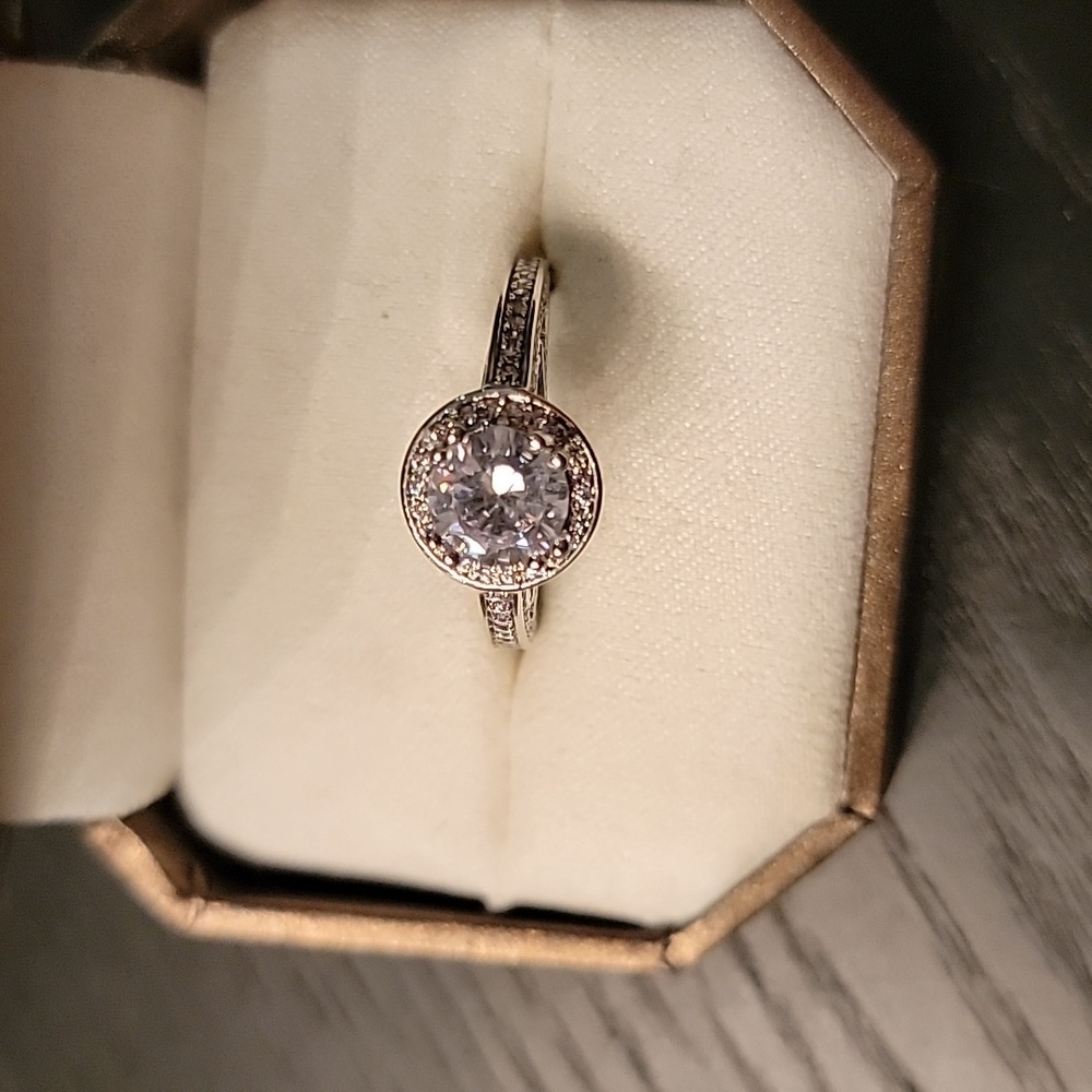 Size 8 Ring Bundle - Picture 4 of 7